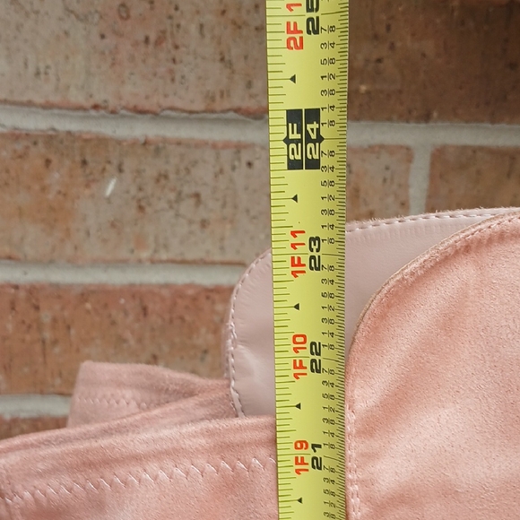 BNWOT Journee Collection Pink Heeled Boots Suede Still In Box - Picture 7 of 10